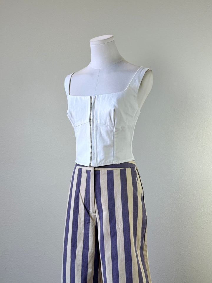 Calyx Top