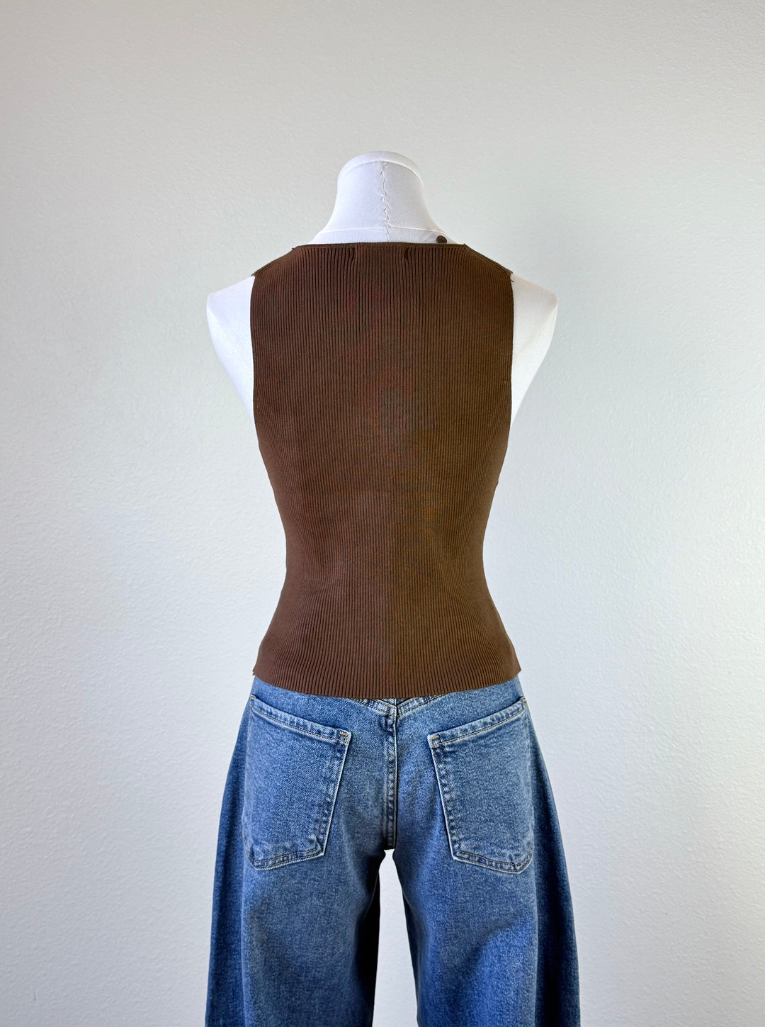 Castillo Vest