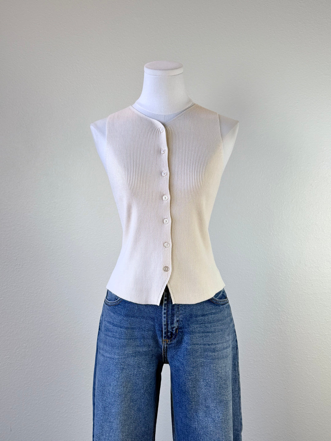 Castillo Vest
