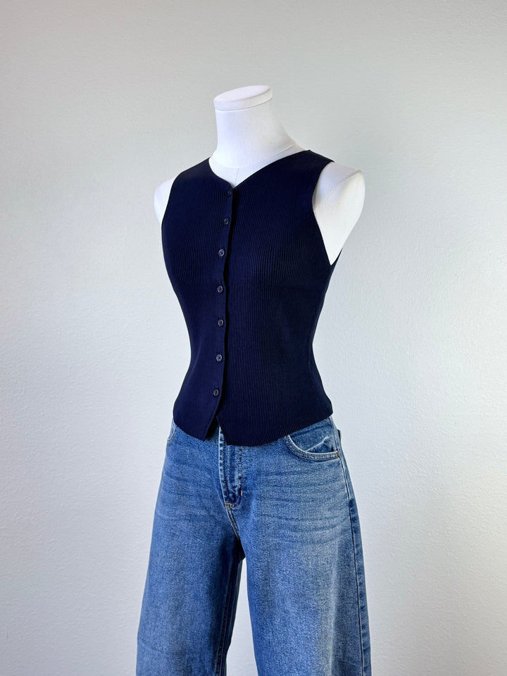 Castillo Vest