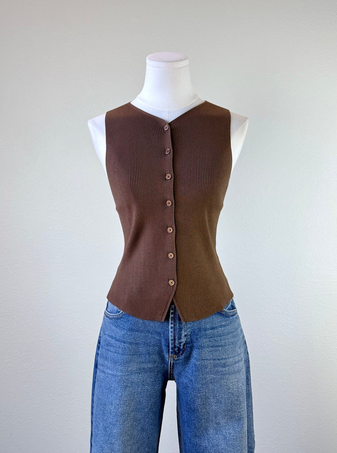 Castillo Vest