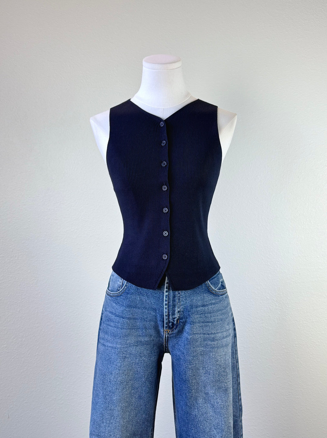 Castillo Vest