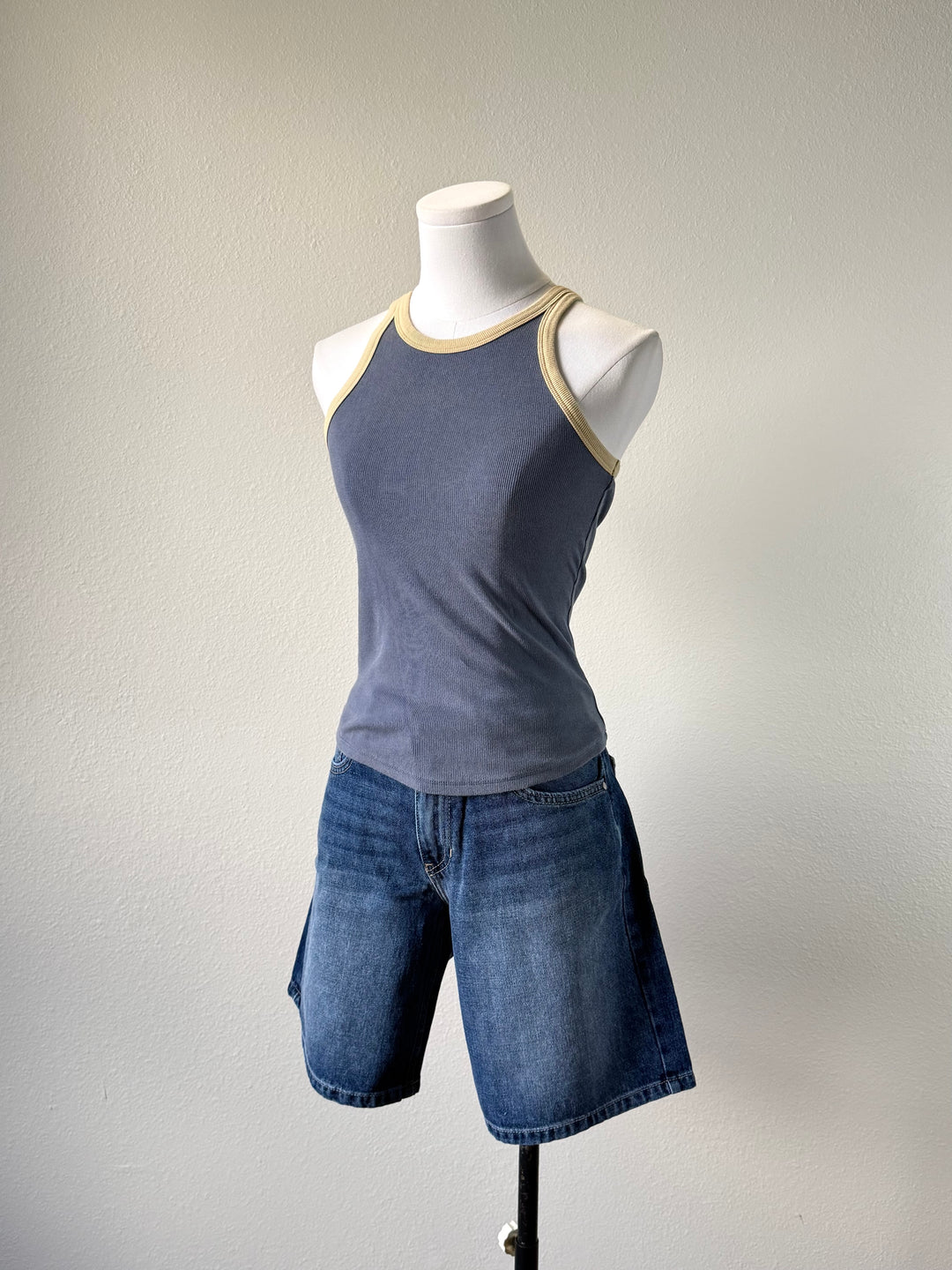 Contrast Tank