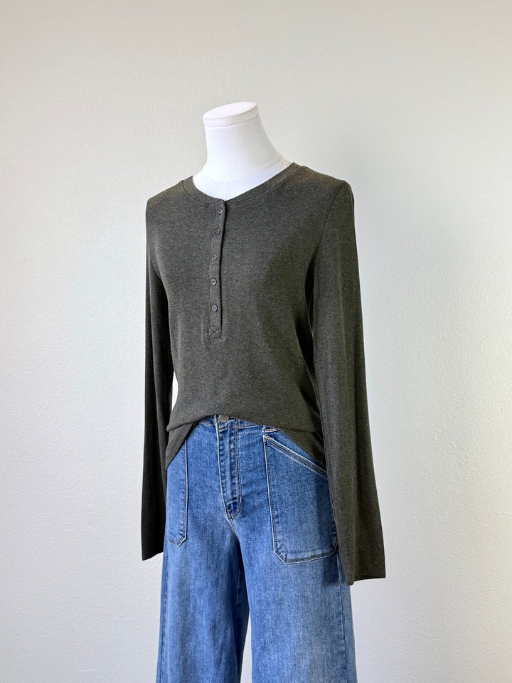 Jenavieve Longsleeve Henley