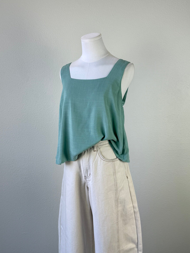 Nick Flowy Tank