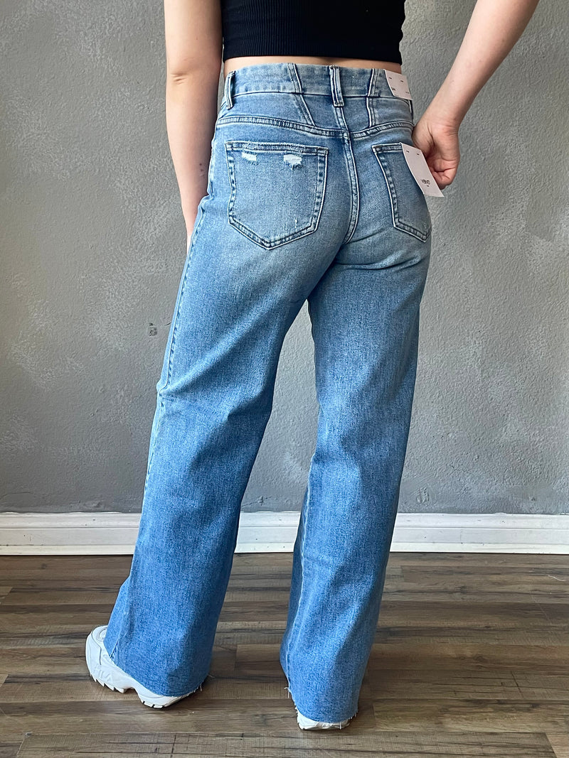 Raegen Wide Leg Jean