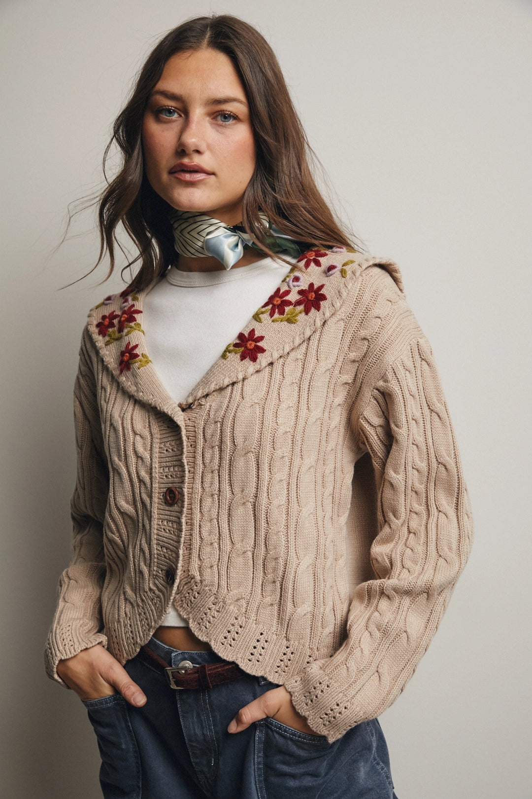 Embroidered Collar Cardigan